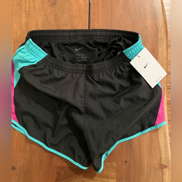 New w/tags Nike Drifit shorts Women’s size XS - Picture 6 of 7